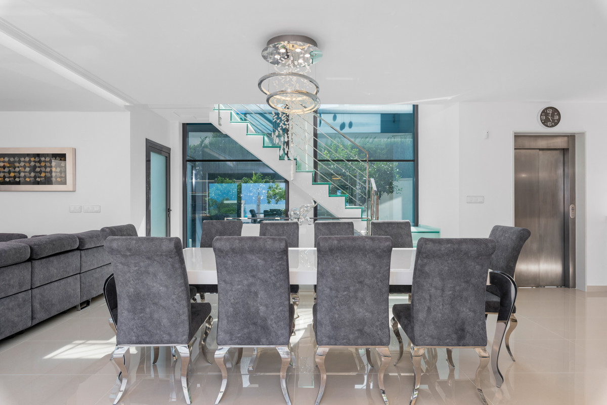 5-Bedroom Detached House in  San Miguel de Salinas | Sunn... - Image 6