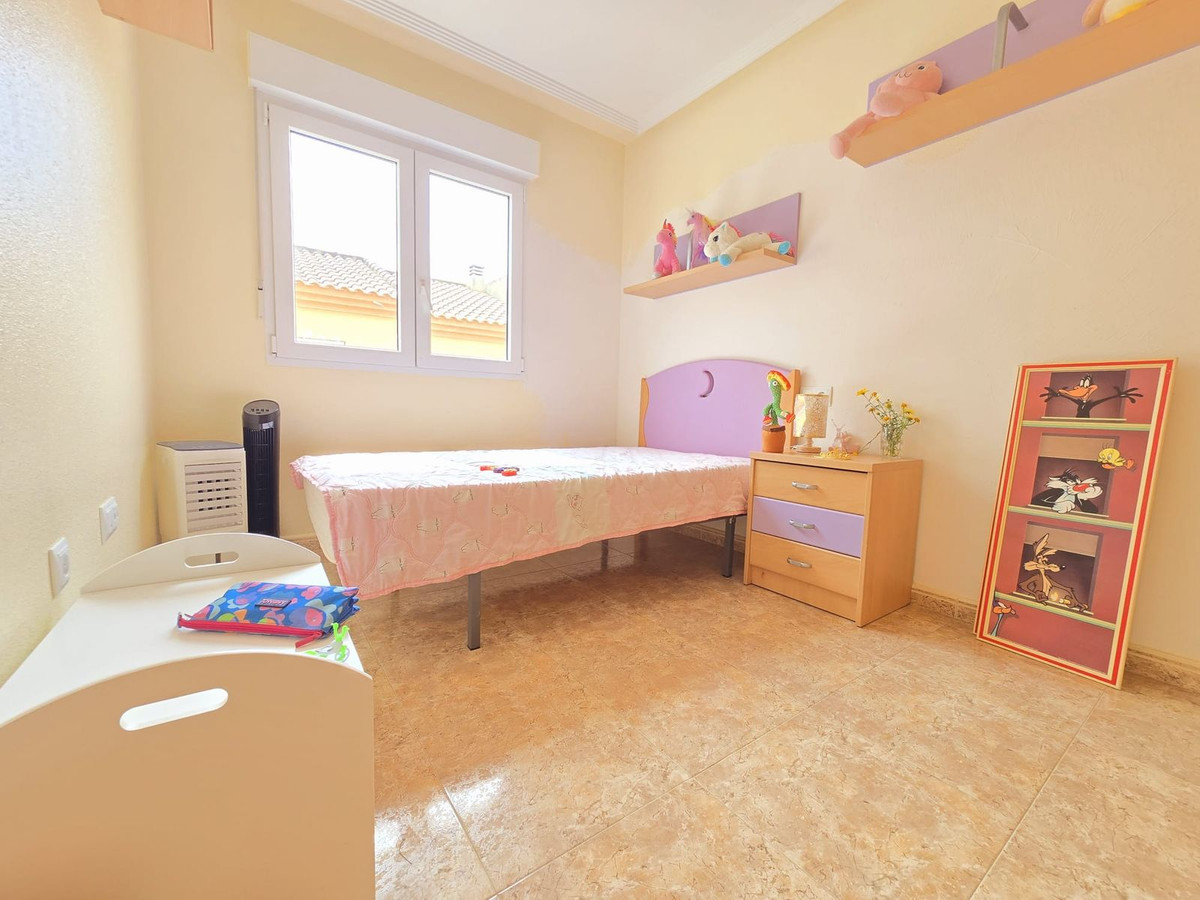 3-Bedroom Townhouse in Roldan | Sunny Casas - Costa Blan... - Image 11