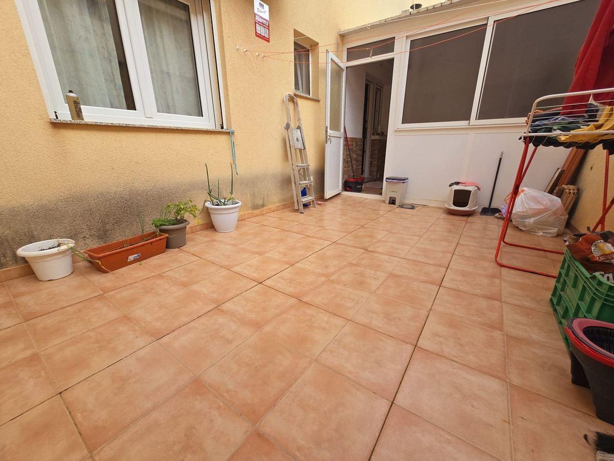 3-Bedroom Townhouse in Roldan | Sunny Casas - Costa Blan... - Image 20