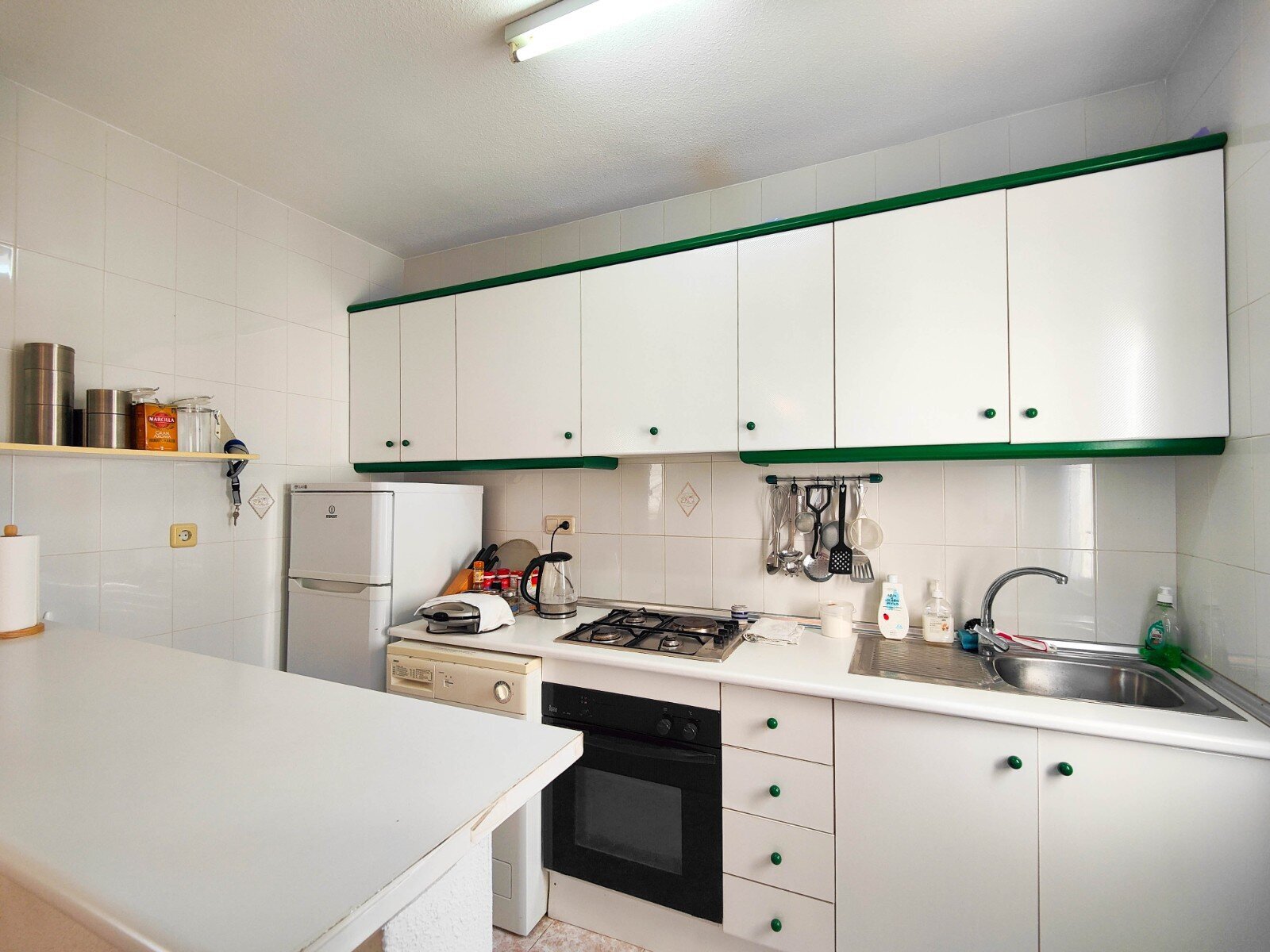 1-Bedroom Penthouse in La Siesta, Torrevieja - Image 11