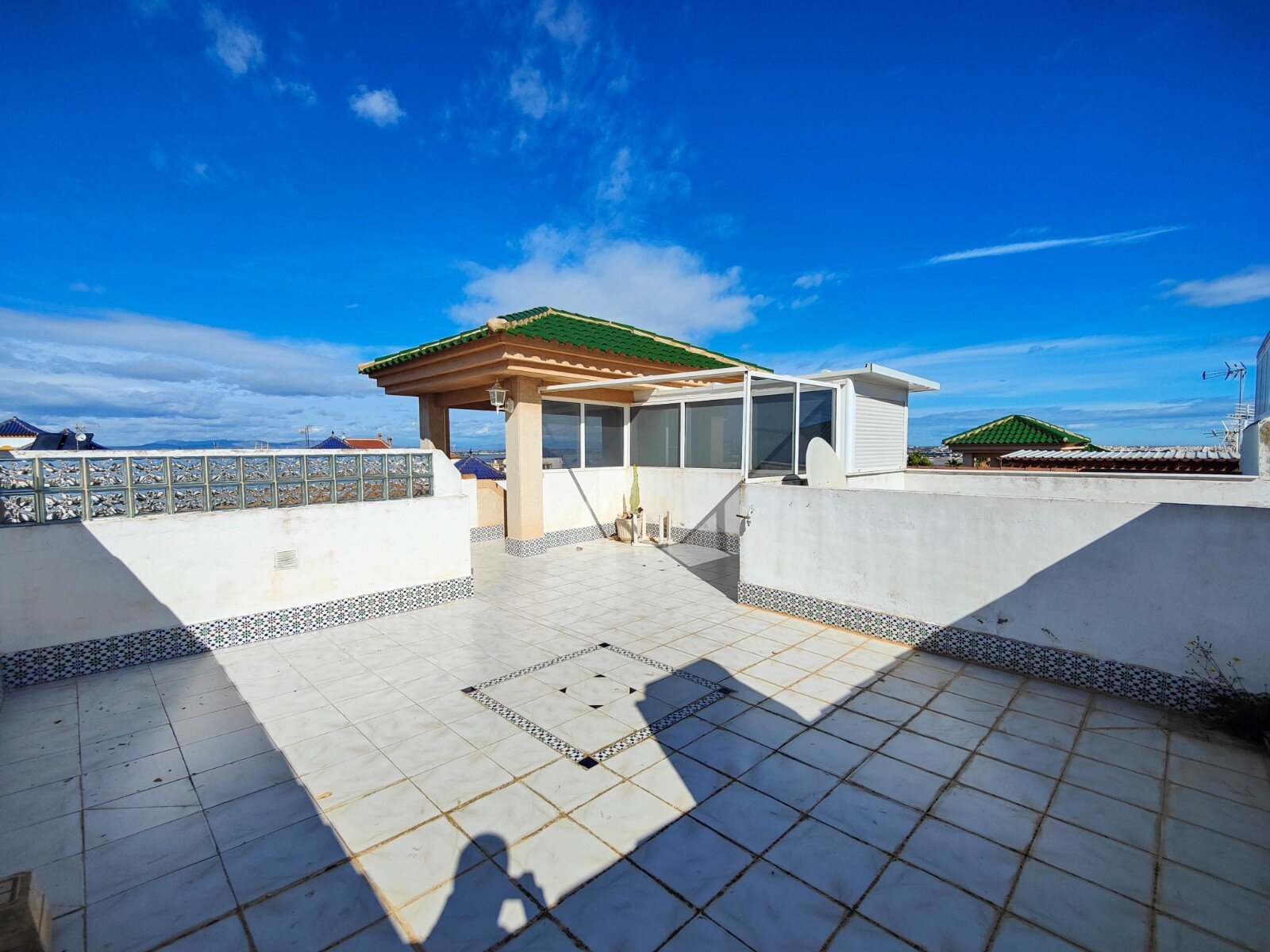 1-Bedroom Penthouse in La Siesta, Torrevieja - Image 24