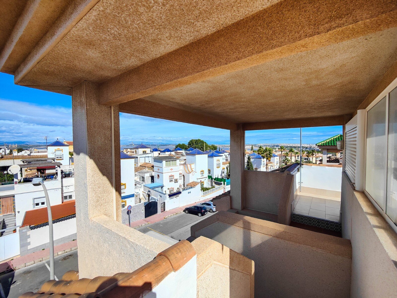 1-Bedroom Penthouse in La Siesta, Torrevieja - Image 25