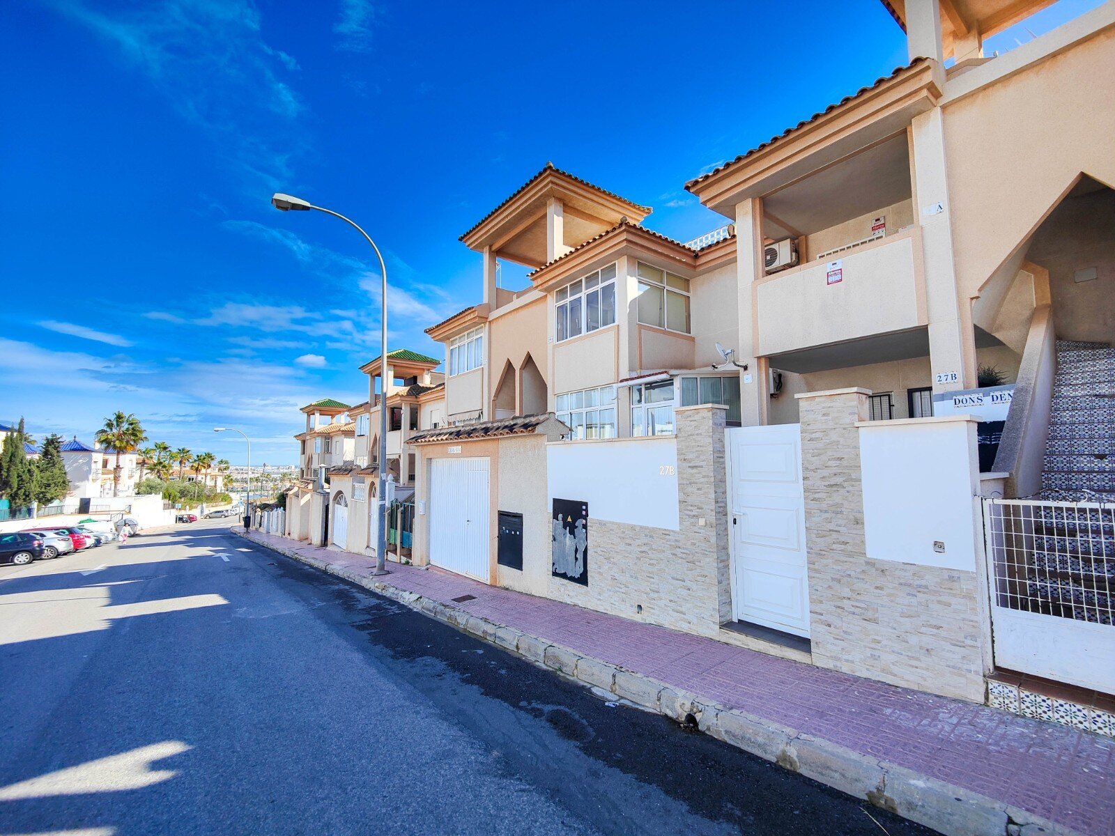 1-Bedroom Penthouse in La Siesta, Torrevieja - Image 28
