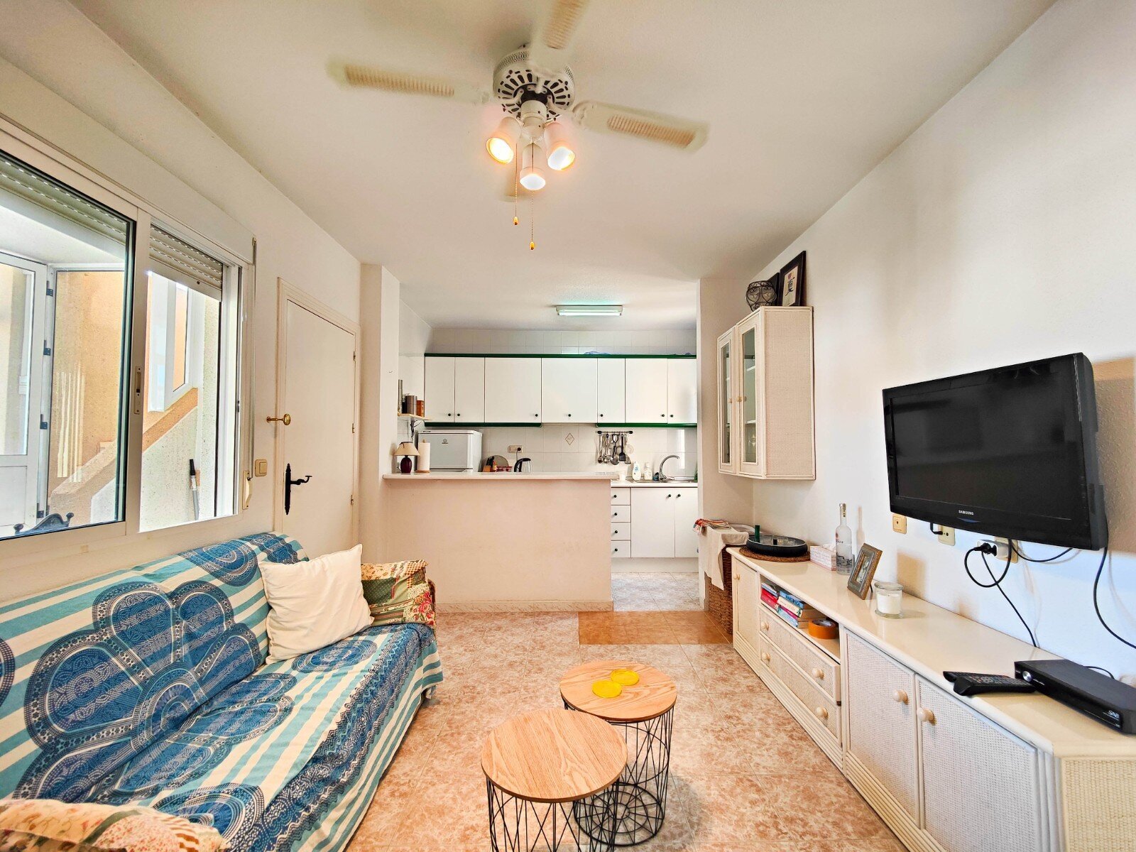 1-Bedroom Penthouse in La Siesta, Torrevieja - Image 8