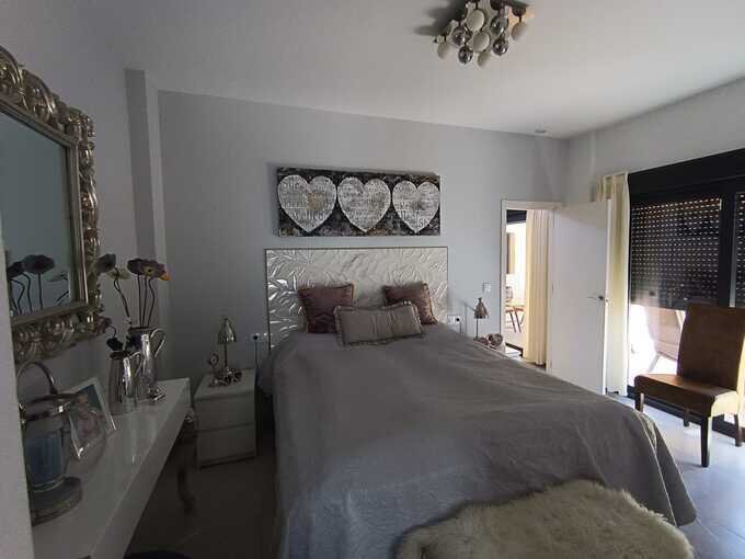 2-Bedroom Villa in Comunidad Valenciana, Almoradi - Image 6