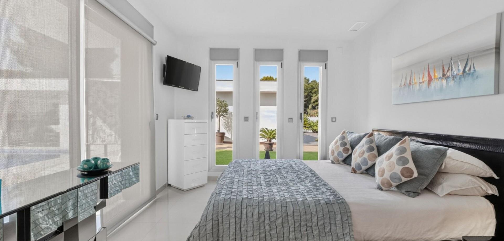 4-Bedroom Villa in Pilar de la Horadada - Image 10