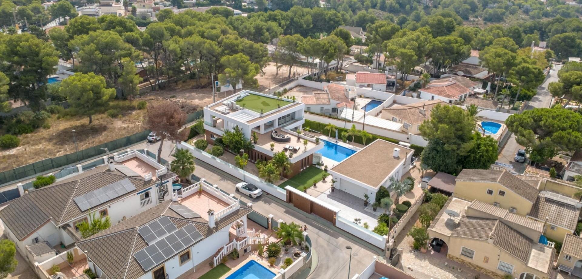 4-Bedroom Villa in Pilar de la Horadada - Image 20