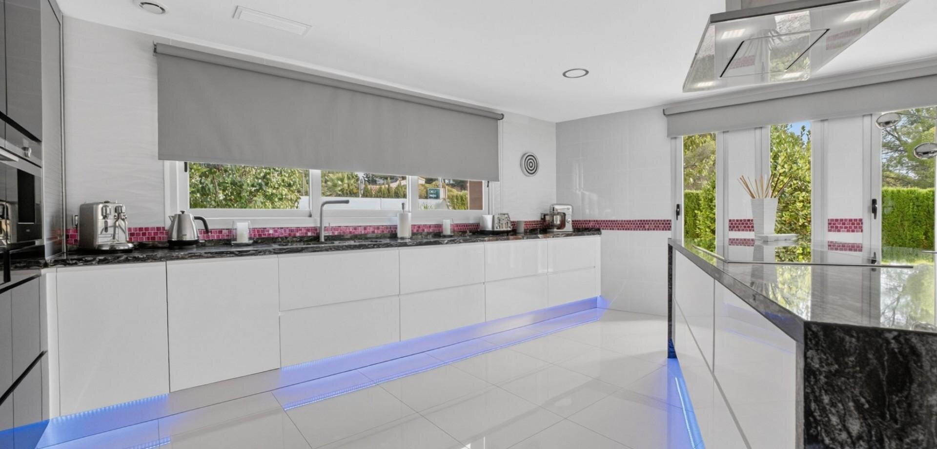 4-Bedroom Villa in Pilar de la Horadada - Image 40