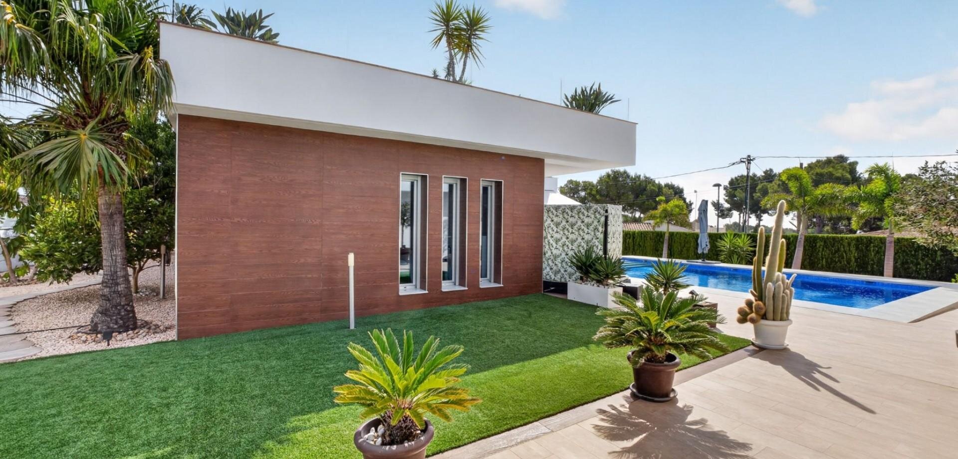4-Bedroom Villa in Pilar de la Horadada - Image 44