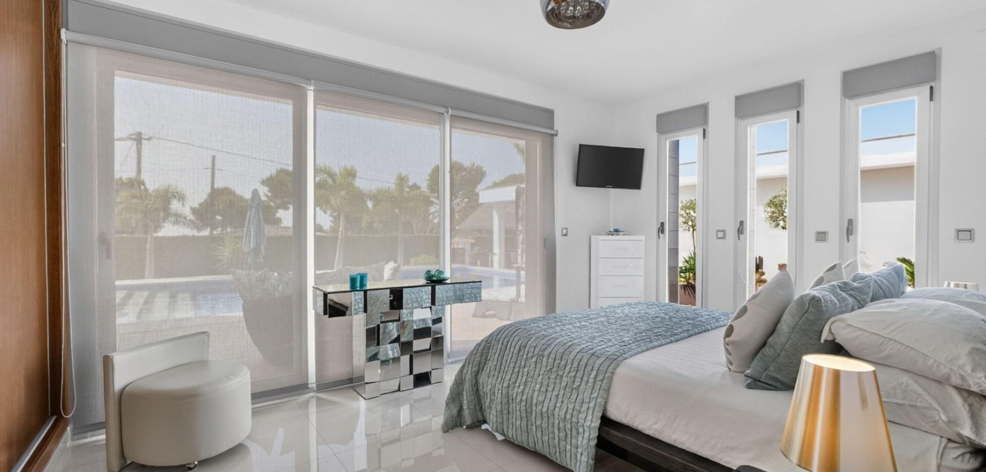 4-Bedroom Villa in Pilar de la Horadada - Image 9