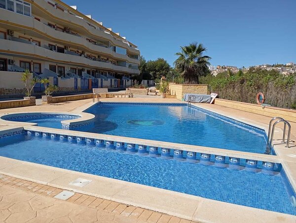 Apartamento de 2 Dormitorios en Las Filipinas, Orihuela Costa