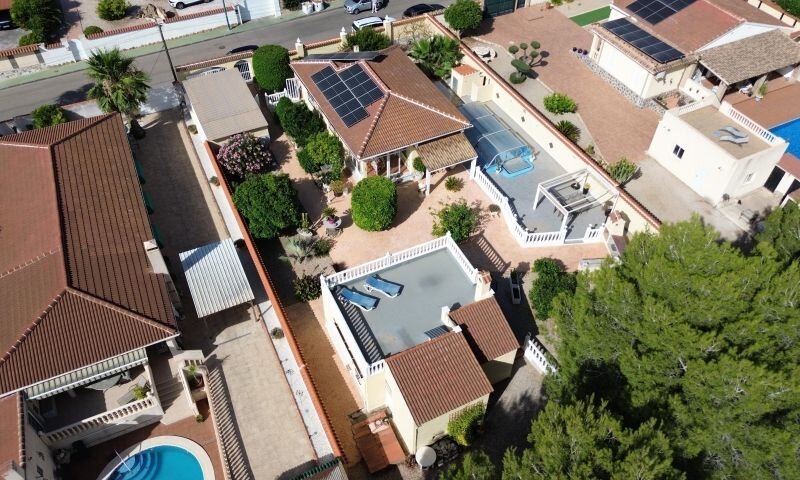 4-Bedroom Villa in Pinar de Campoverde, Pilar de la Horadada - Image 11