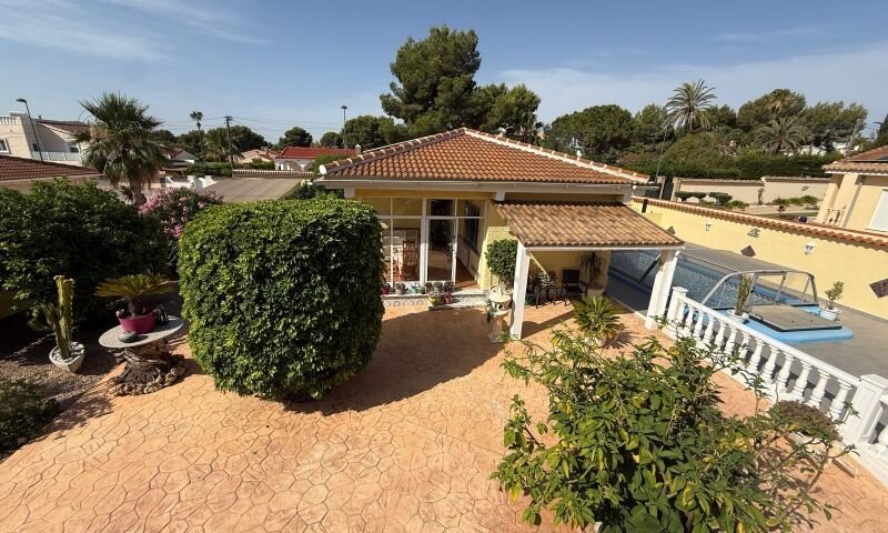 4-Bedroom Villa in Pinar de Campoverde, Pilar de la Horadada - Image 19
