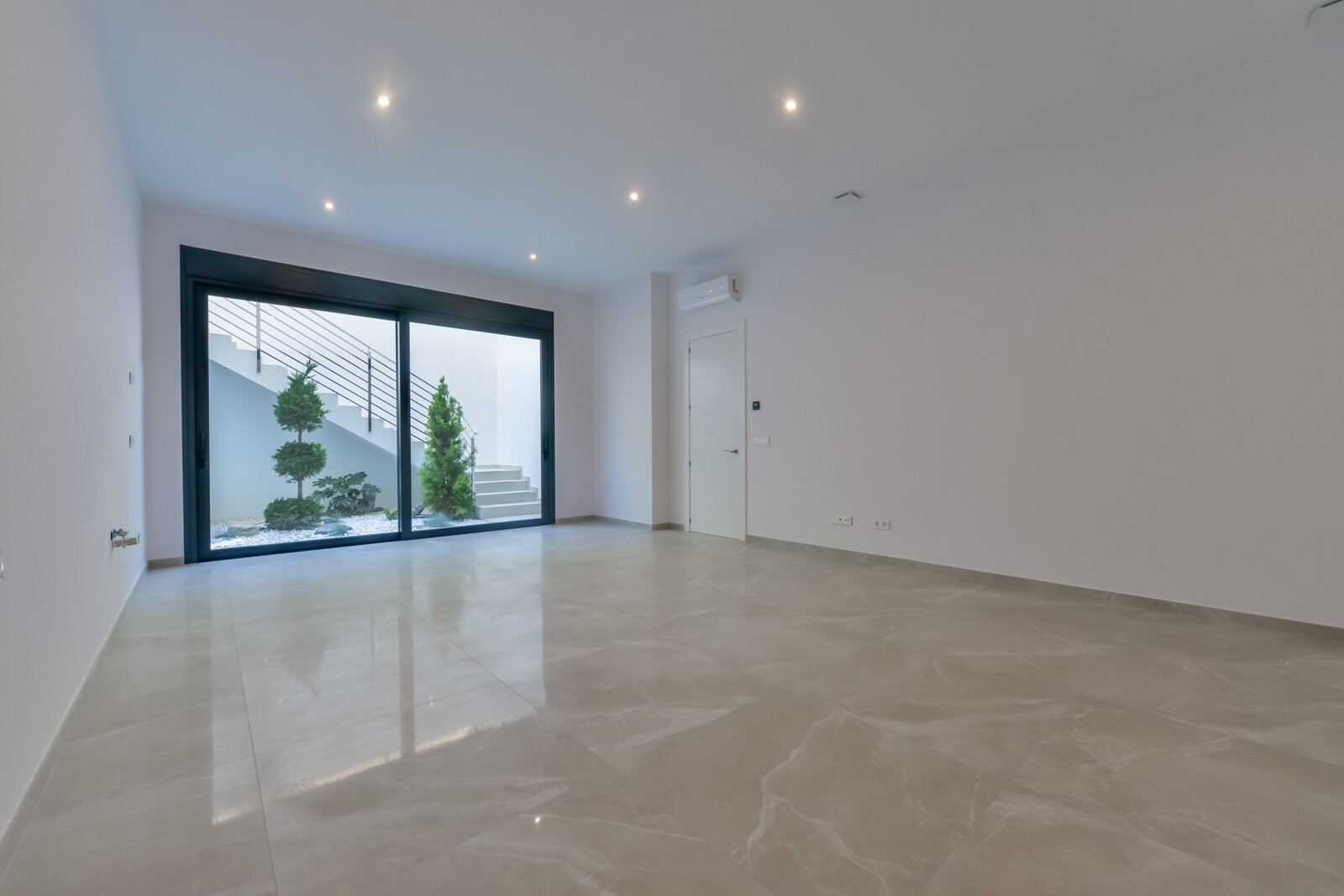 8-Bedroom Villa in Finestrat - Image 16
