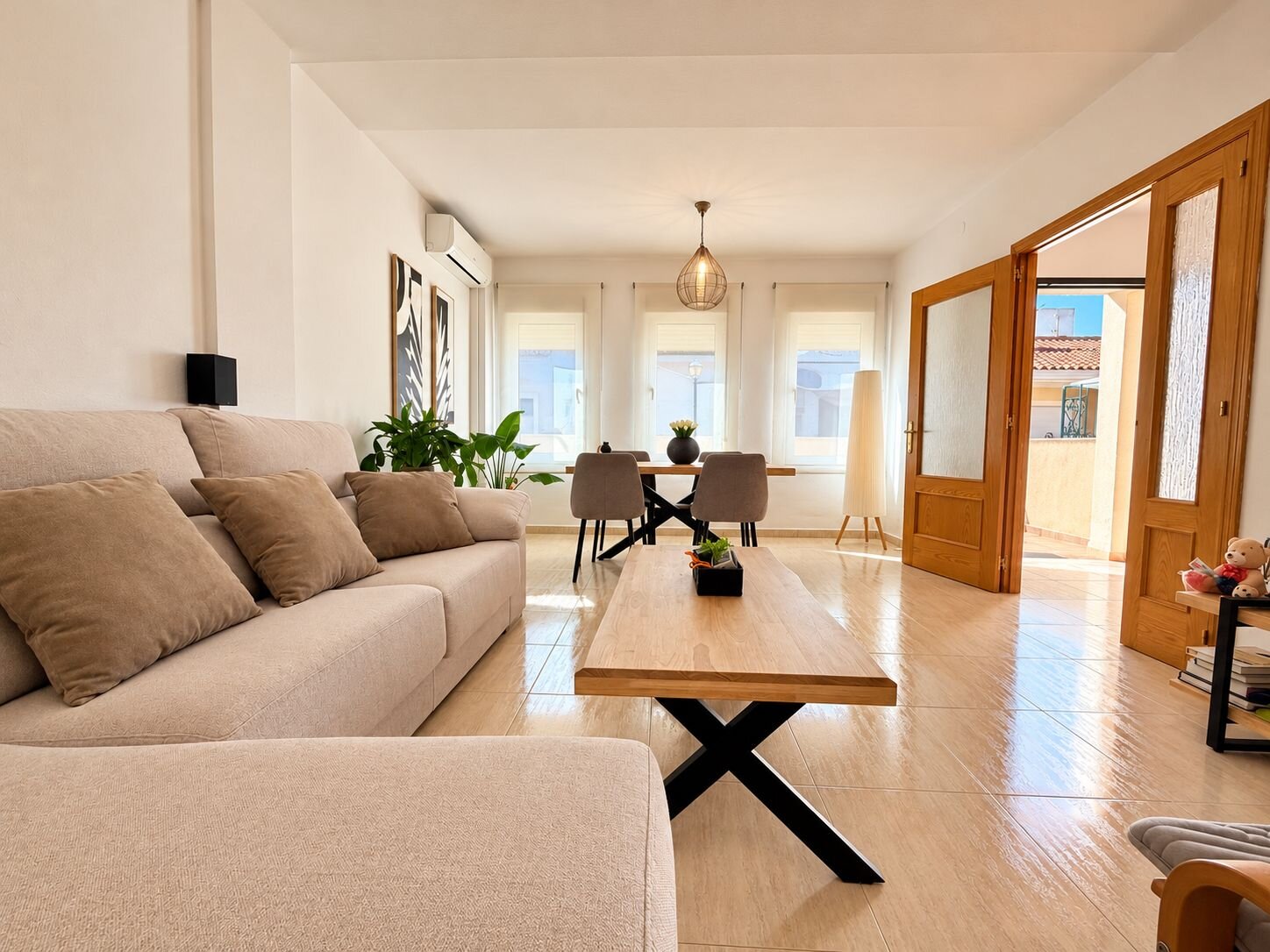 3-Bedroom House in Daya Nueva - Image 2