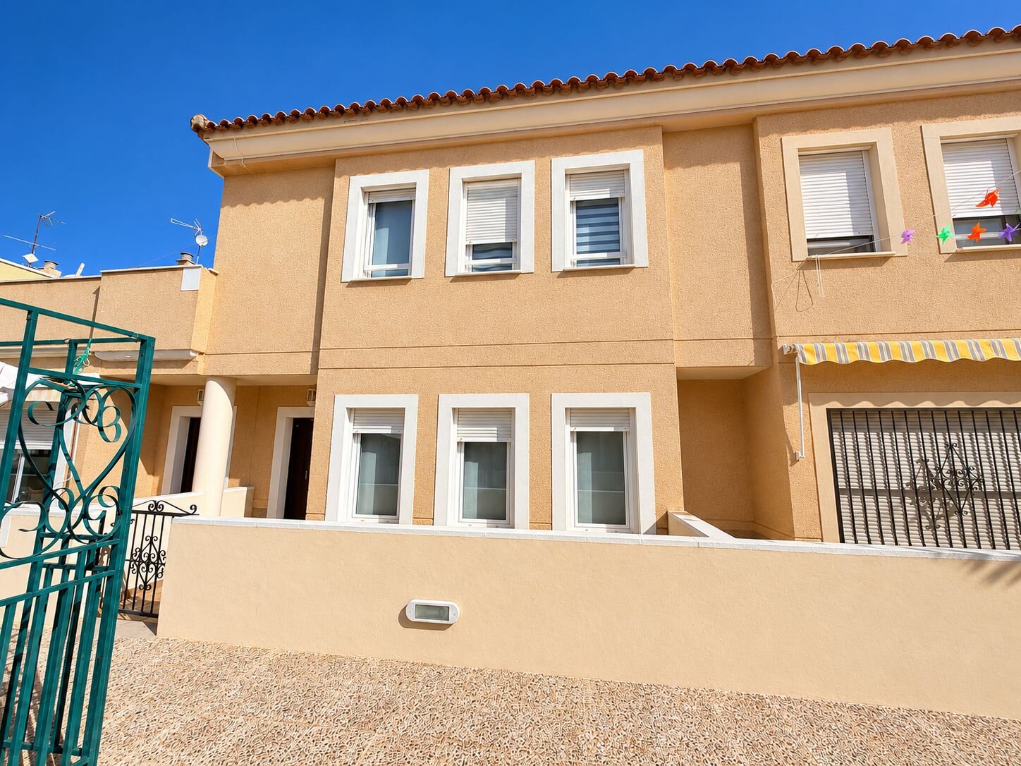 3-Bedroom House in Daya Nueva - Image 26