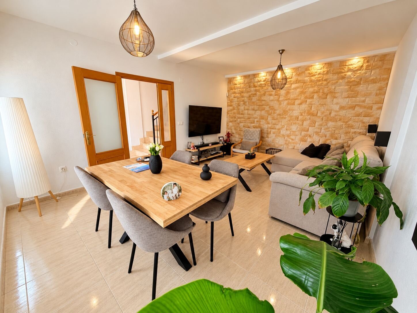 3-Bedroom House in Daya Nueva - Image 3
