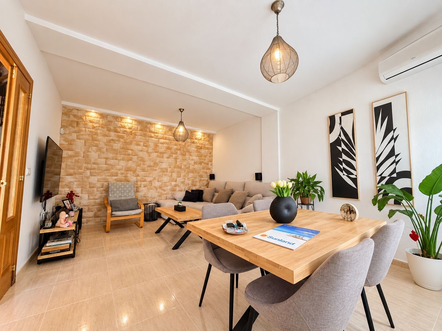 3-Bedroom House in Daya Nueva - Image 4