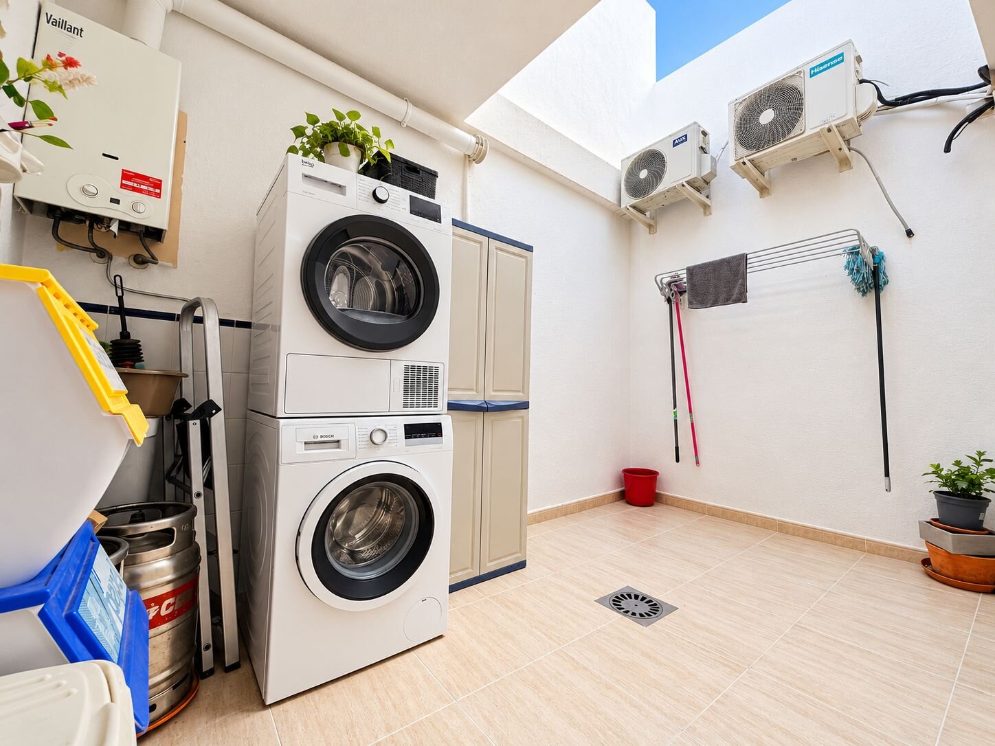 3-Bedroom House in Daya Nueva - Image 7