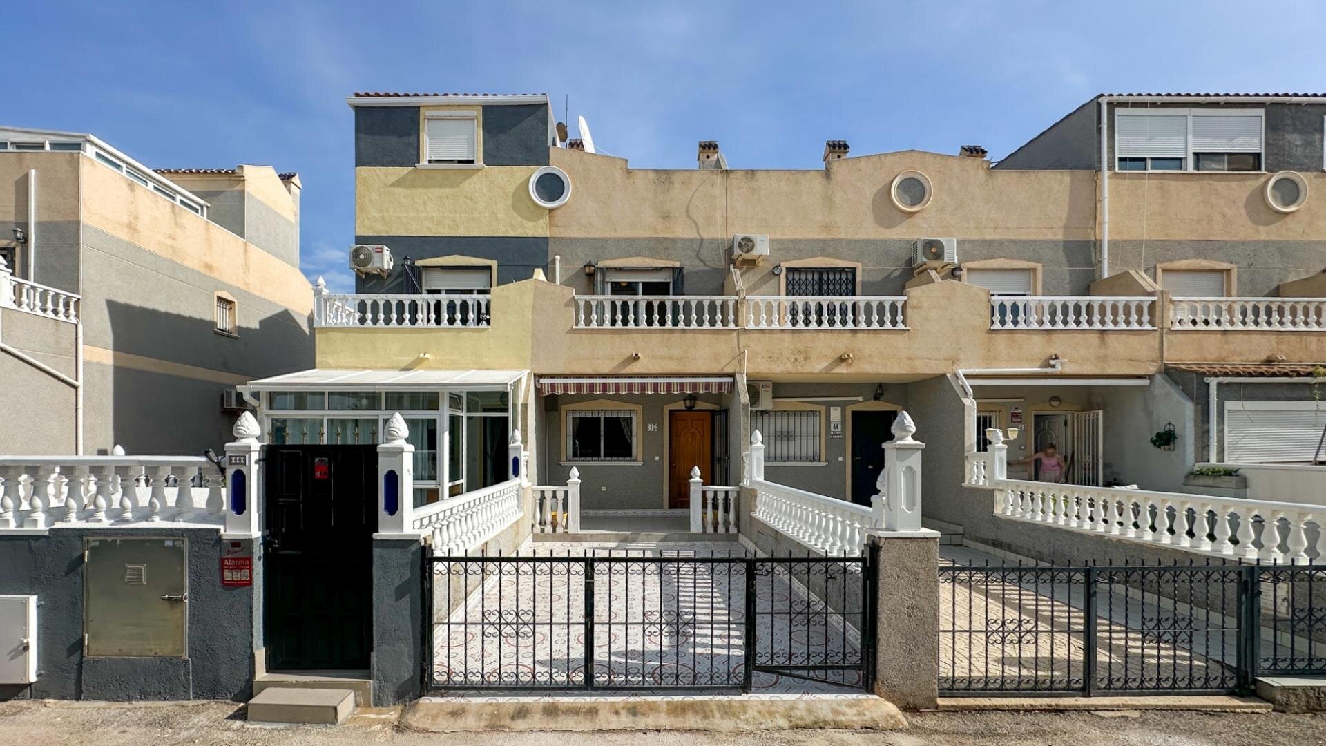 2-Bedroom House in Playa Flamenca, Orihuela Costa - Image 40