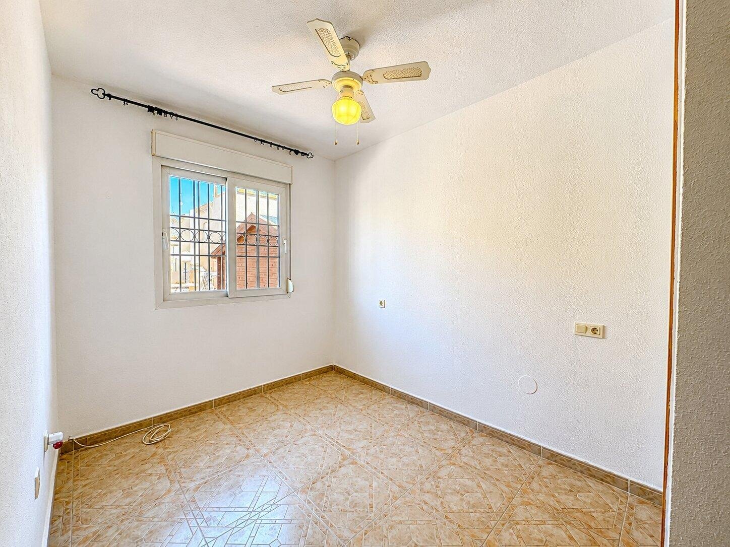 Maison mitoyenne de 3 Chambres à Playa Flamenca, Orihuela Costa - Image 11