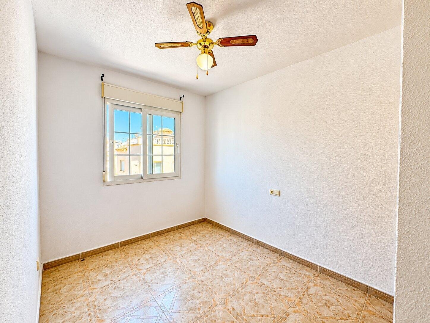 Maison mitoyenne de 3 Chambres à Playa Flamenca, Orihuela Costa - Image 16