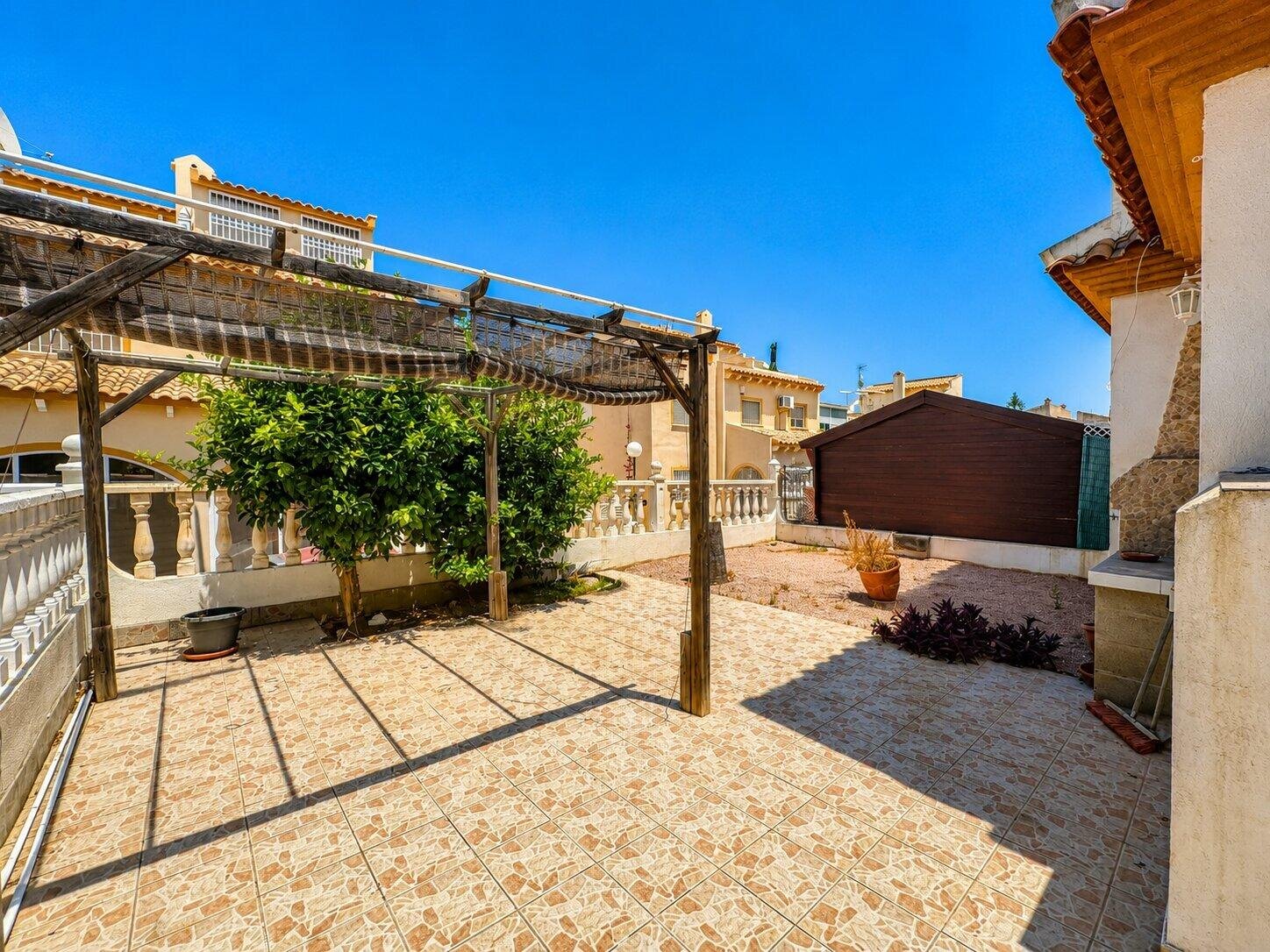 Maison mitoyenne de 3 Chambres à Playa Flamenca, Orihuela Costa - Image 3