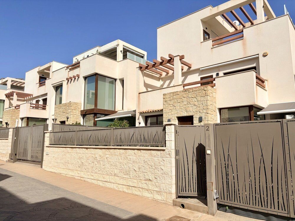 3-Bedroom House in Centro de la Ciudad Quesada, Rojales - Image 2