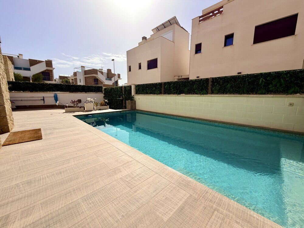 3-Bedroom House in Centro de la Ciudad Quesada, Rojales - Image 8