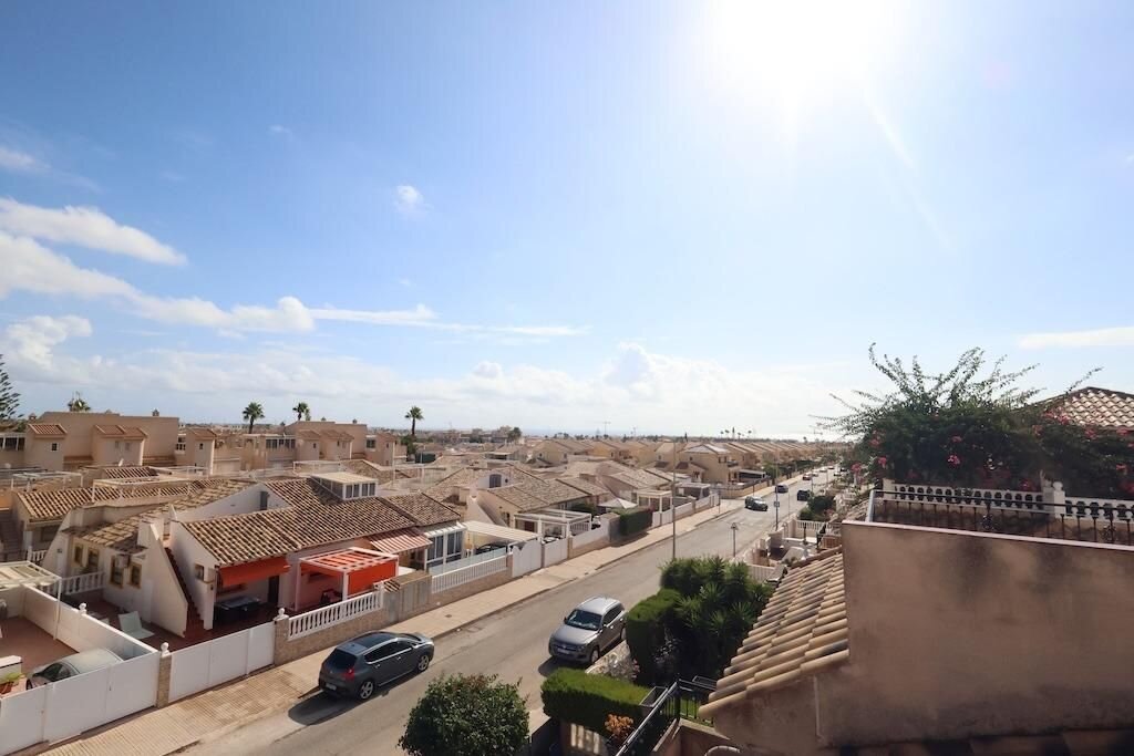 2-Bedroom House in Playa Flamenca, Orihuela Costa - Image 19