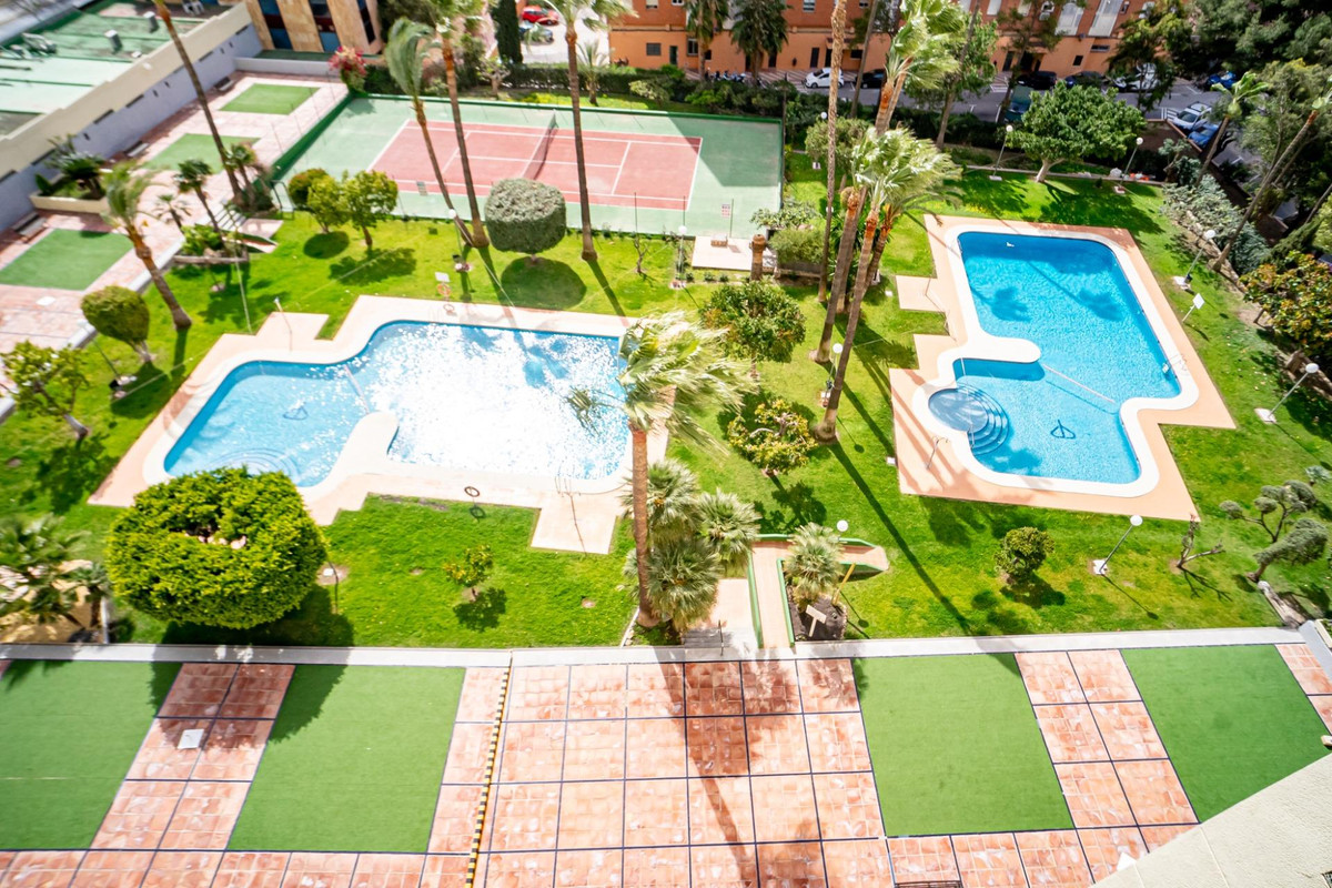 2-Bedroom Middle Floor Apartment in  Benidorm | Sunny Cas... - Image 2