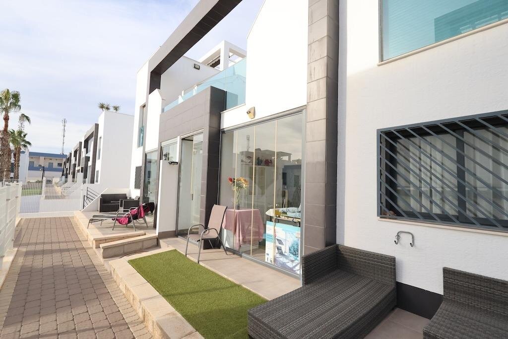 2-Bedroom Bungalow in La Zenia, Orihuela Costa - Image 17