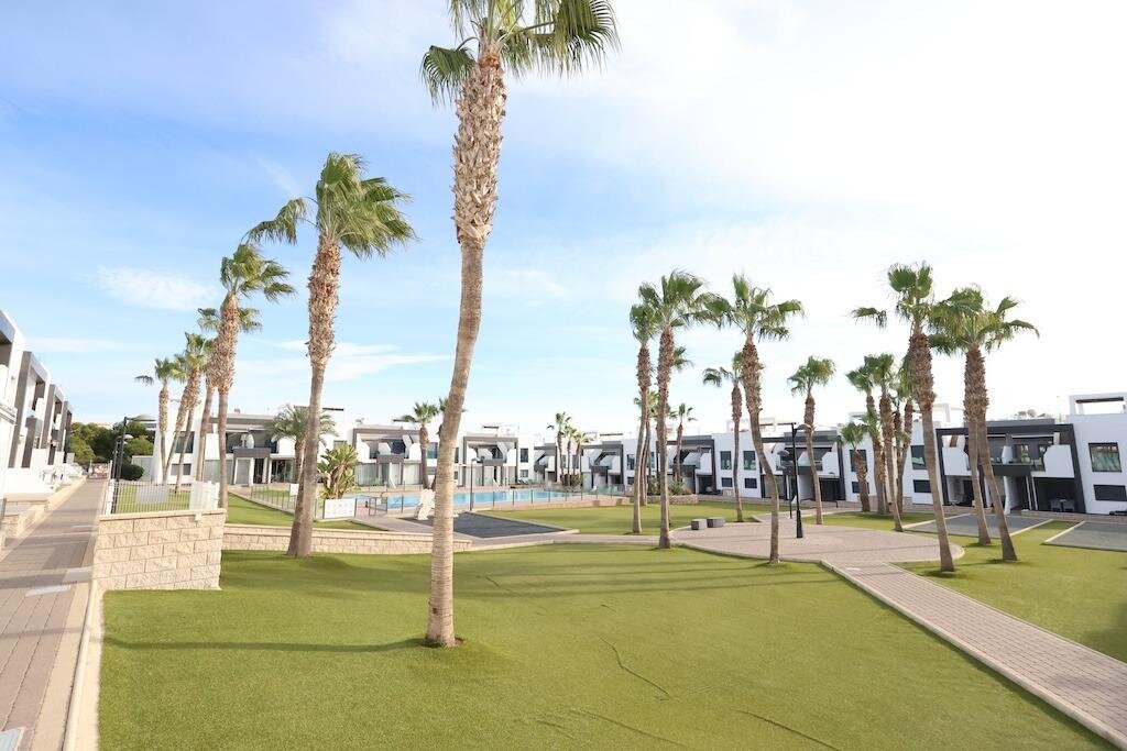 2-Bedroom Bungalow in La Zenia, Orihuela Costa - Image 18