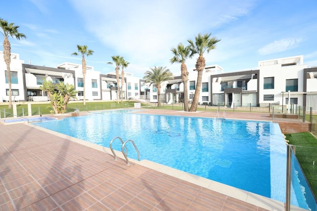2-Bedroom Bungalow in La Zenia, Orihuela Costa - Image 20