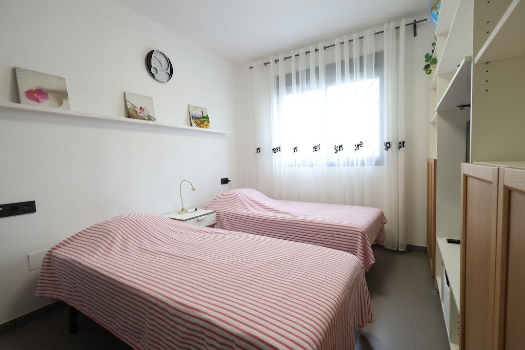 2-Bedroom Bungalow in La Zenia, Orihuela Costa - Image 9