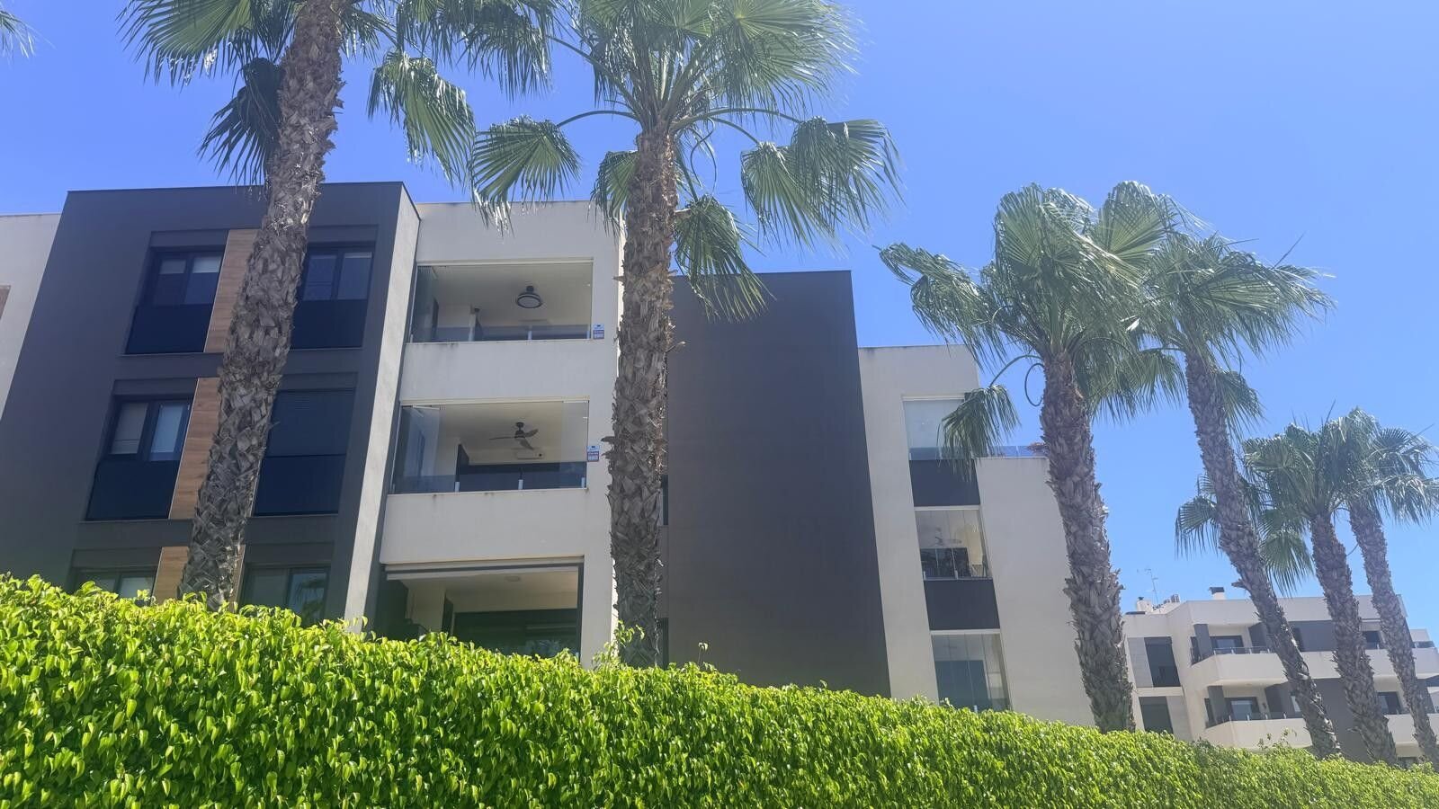 3-Bedroom Apartment in Pau 26, Orihuela Costa - Image 2