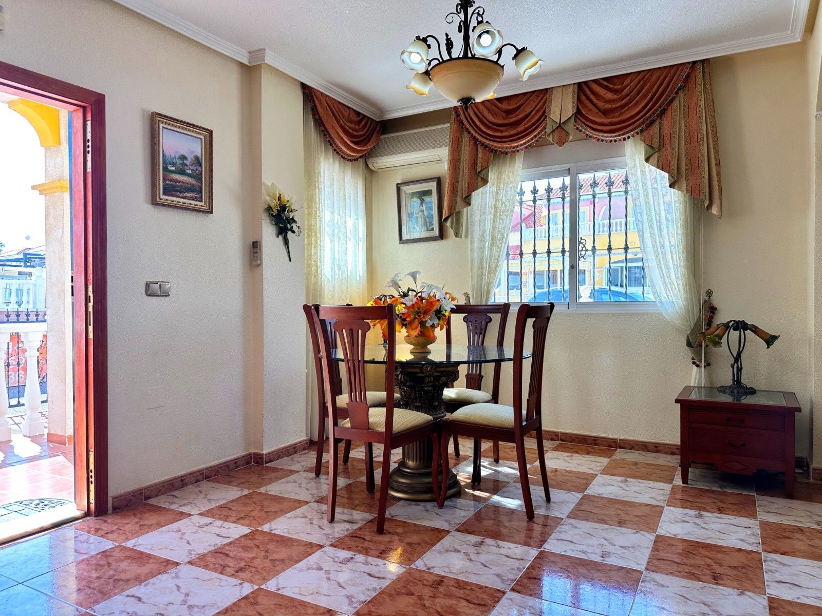 2-Bedroom House in Lomas de Cabo Roig, Orihuela Costa - Image 10