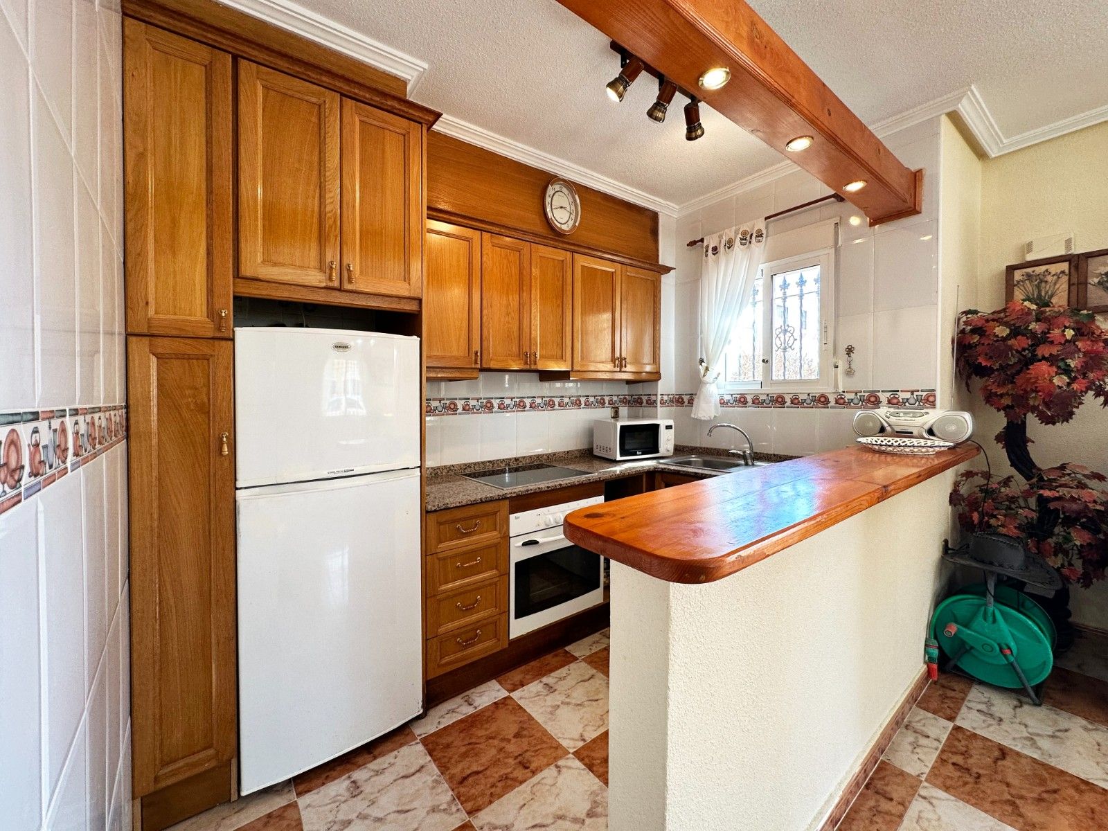 2-Bedroom House in Lomas de Cabo Roig, Orihuela Costa - Image 12