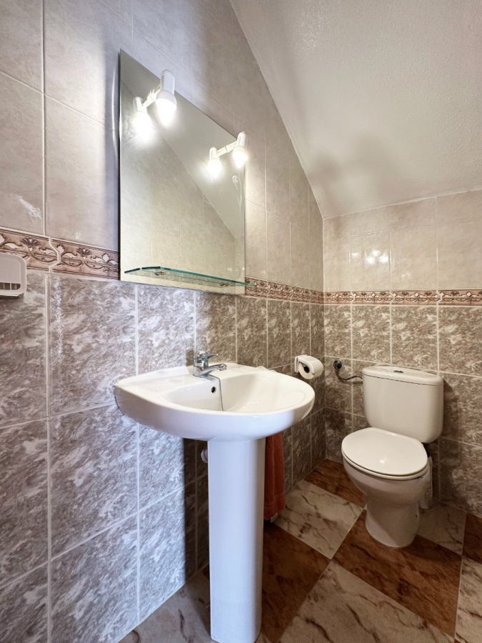 2-Bedroom House in Lomas de Cabo Roig, Orihuela Costa - Image 15