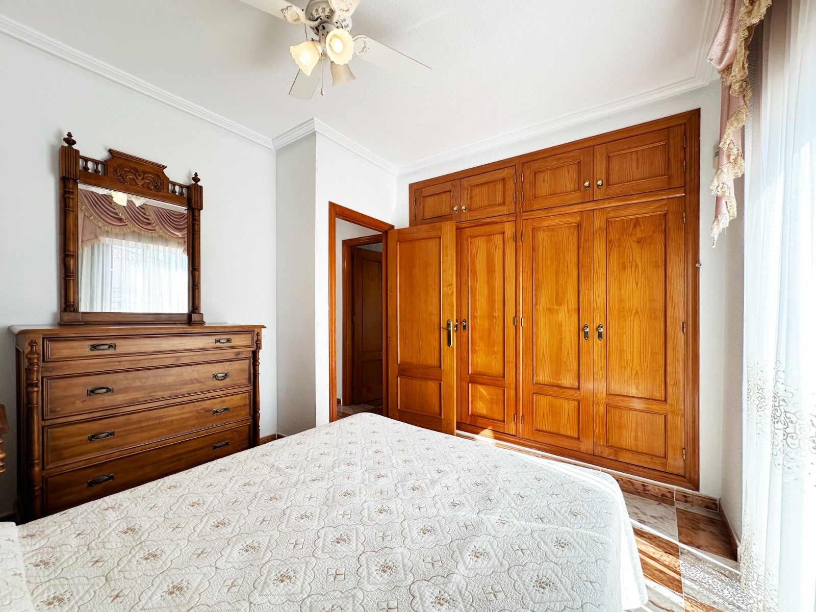 2-Bedroom House in Lomas de Cabo Roig, Orihuela Costa - Image 25