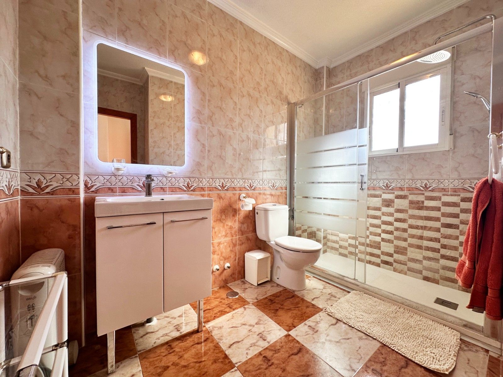 2-Bedroom House in Lomas de Cabo Roig, Orihuela Costa - Image 27