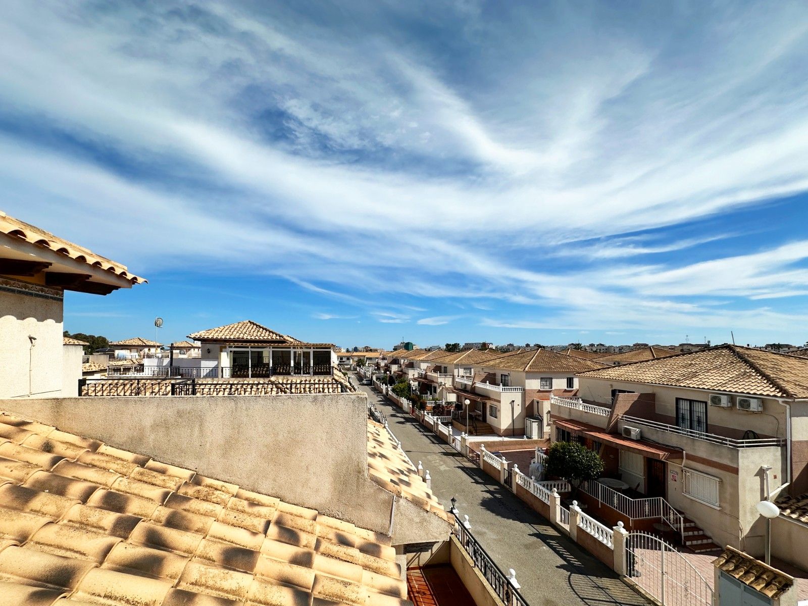 2-Bedroom House in Lomas de Cabo Roig, Orihuela Costa - Image 32