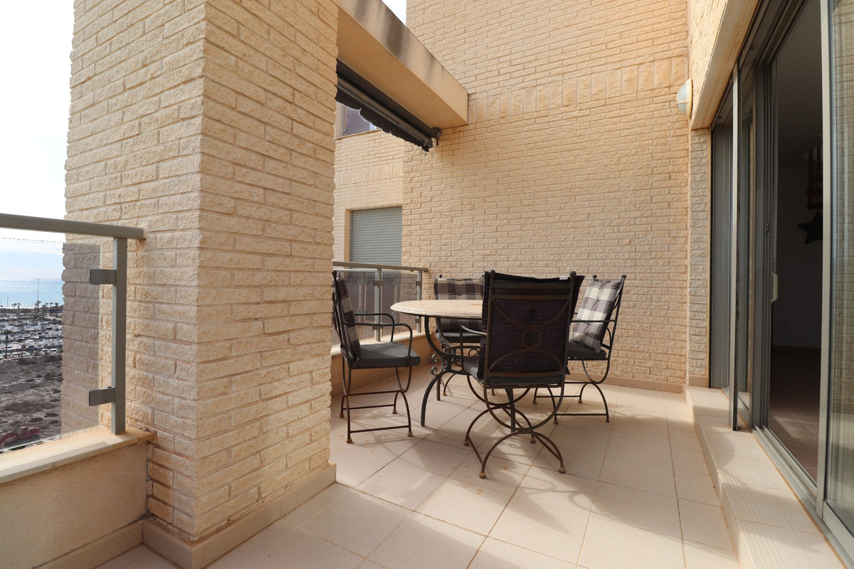 3-Bedroom Duplex Apartment in  Guardamar del Segura | Sun... - Image 12