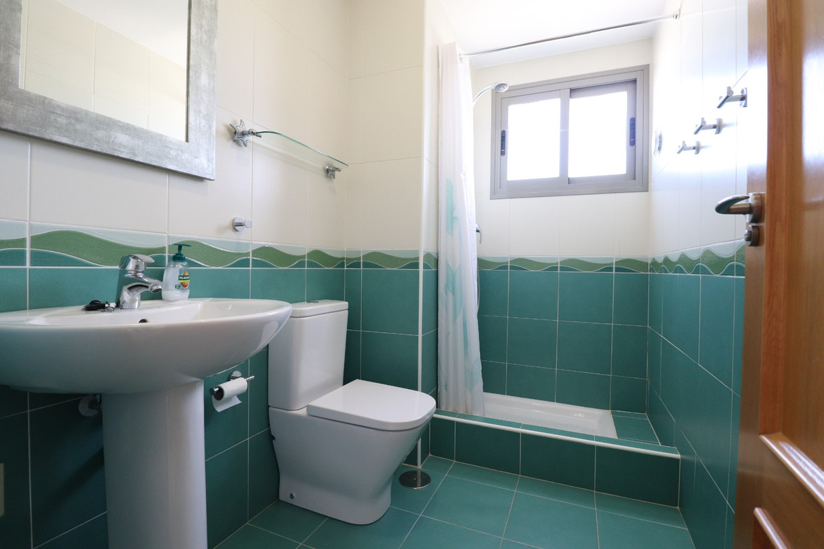 3-Bedroom Duplex Apartment in  Guardamar del Segura | Sun... - Image 21