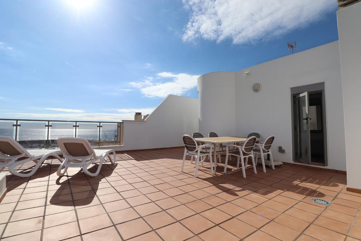 3-Bedroom Duplex Apartment in  Guardamar del Segura | Sun... - Image 24