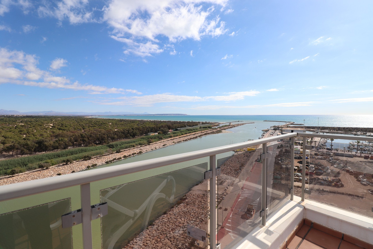 3-Bedroom Duplex Apartment in  Guardamar del Segura | Sun... - Image 25