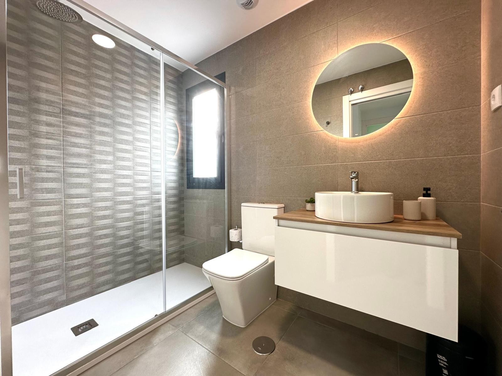 2-Bedroom Apartment in Torre - Pacheco - Image 12