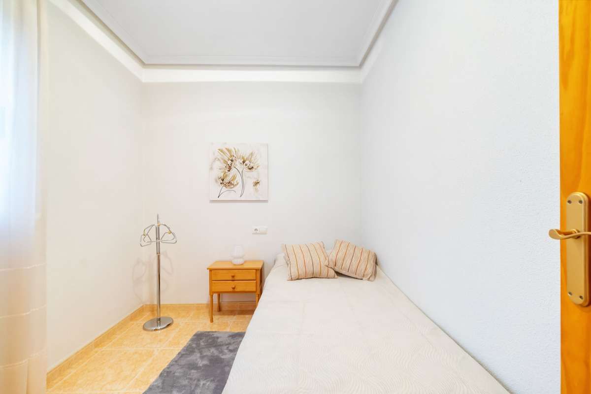 3-Bedroom Apartment in Centro, Torrevieja - Image 10