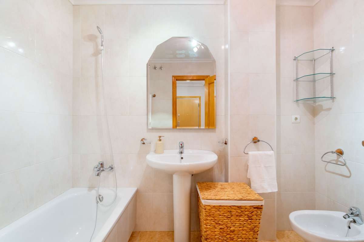 3-Bedroom Apartment in Centro, Torrevieja - Image 11