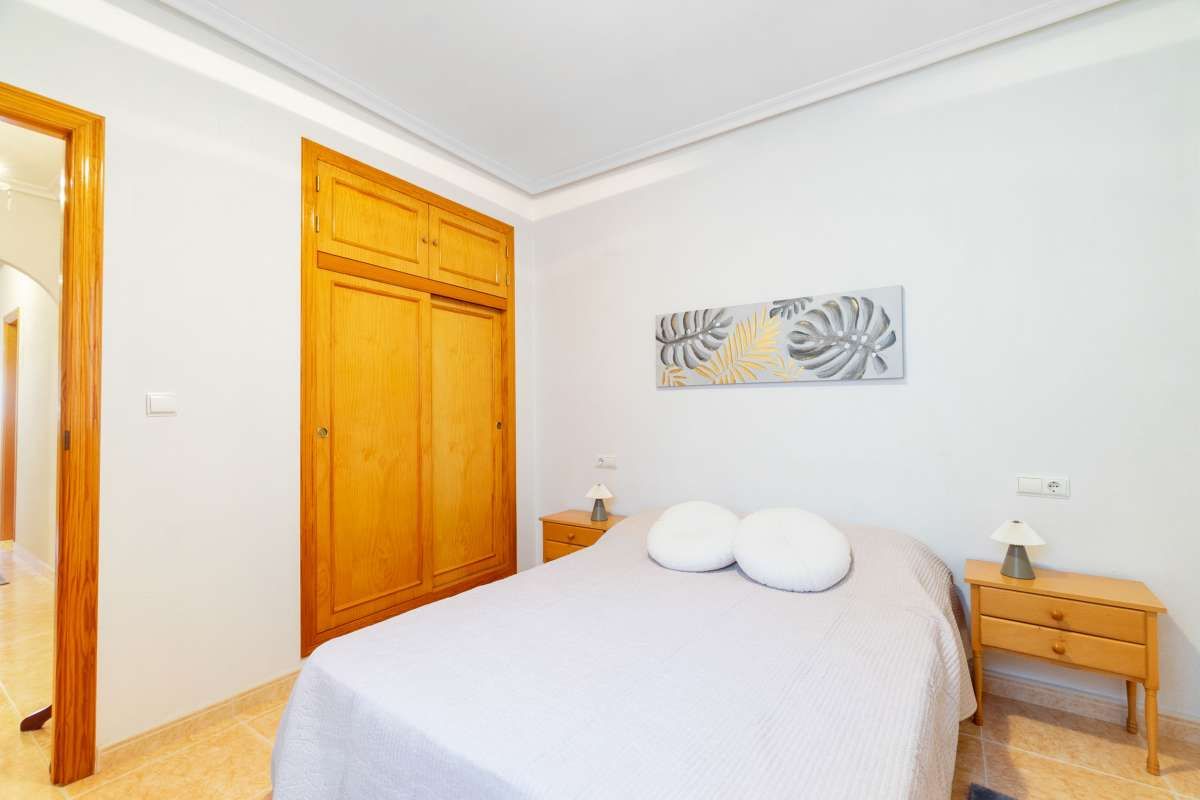 3-Bedroom Apartment in Centro, Torrevieja - Image 9